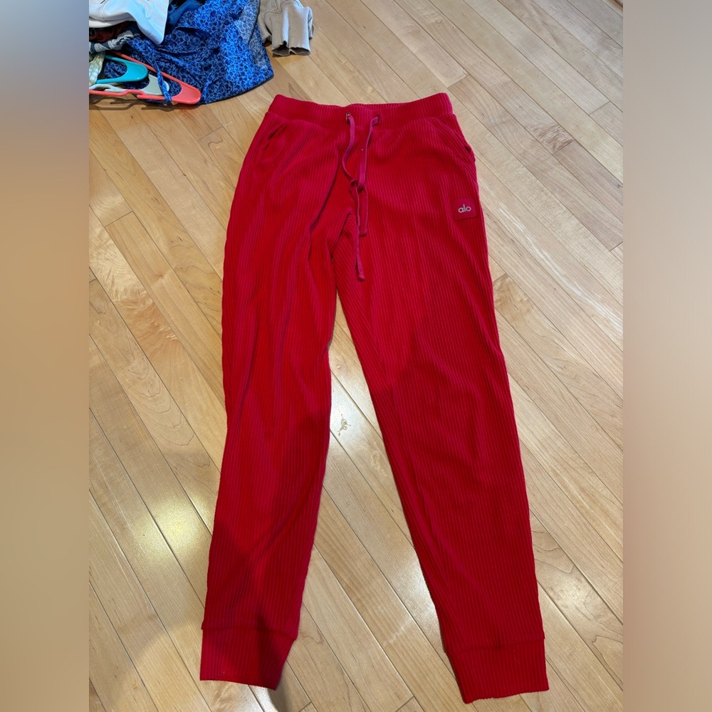 Alo Yoga joggers, size Women’s S